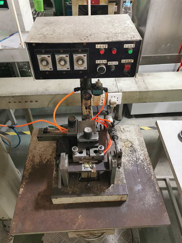 自動彎腳機(jī)